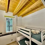 Near Train Station Luxury House 5 Beds