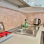 Near Train Station Luxury House 5 Beds ベルガモ