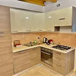 アパート Near Train Station Luxury House 5 Beds ベルガモ