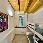 Near Train Station Luxury House 5 Beds アパート ベルガモ