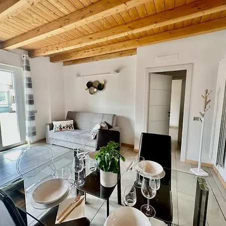 Appartamento Near Train Station Luxury House 5 Beds