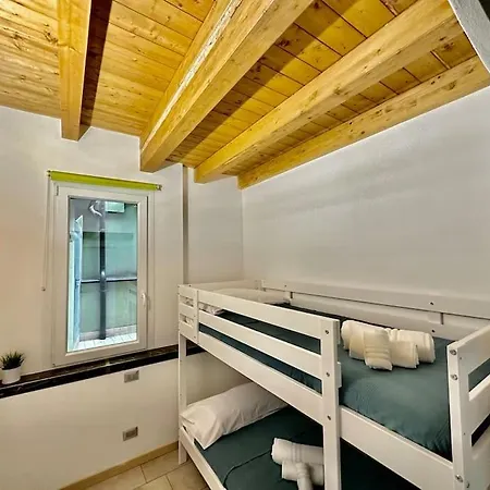 Near Train Station Luxury House 5 Beds