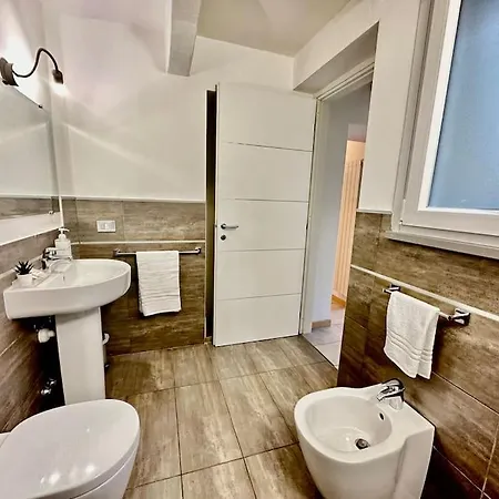 Apartamento Near Train Station Luxury House 5 Beds *