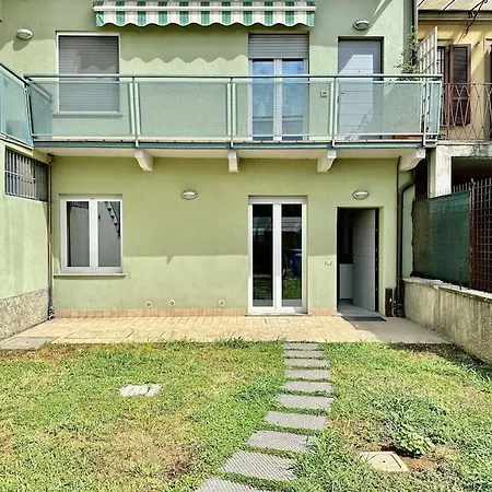 Near Train Station Luxury House 5 Beds * ברגמו
