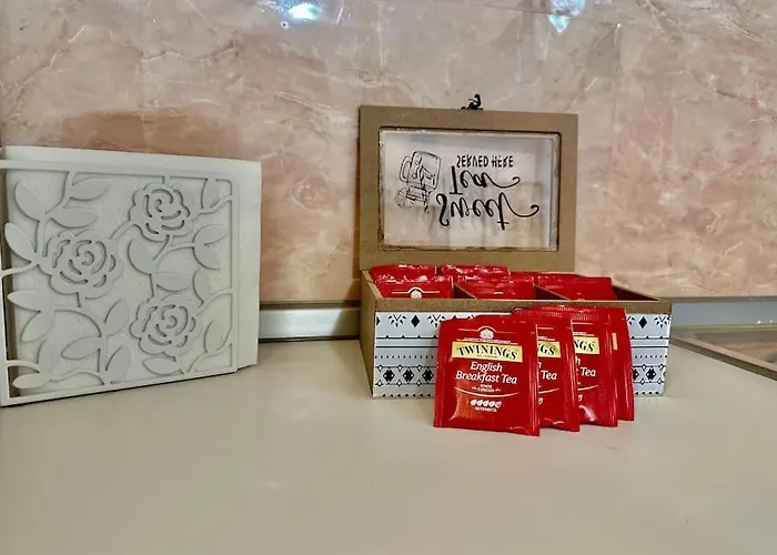 Near Train Station Luxury House 5 Beds Apartman *