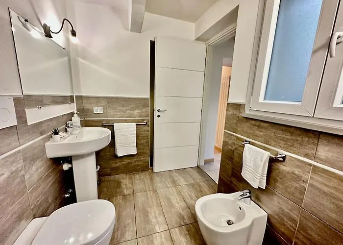 Apartman Near Train Station Luxury House 5 Beds *