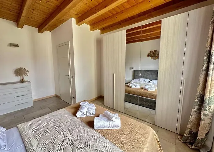 Apartman Near Train Station Luxury House 5 Beds