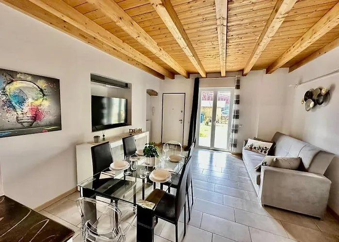 Near Train Station Luxury House 5 Beds Appartamento Bergamo