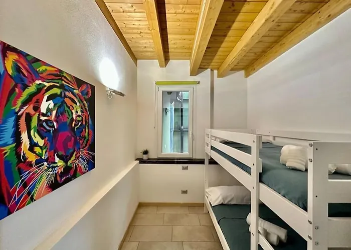 Near Train Station Luxury House 5 Beds 公寓 贝尔加莫