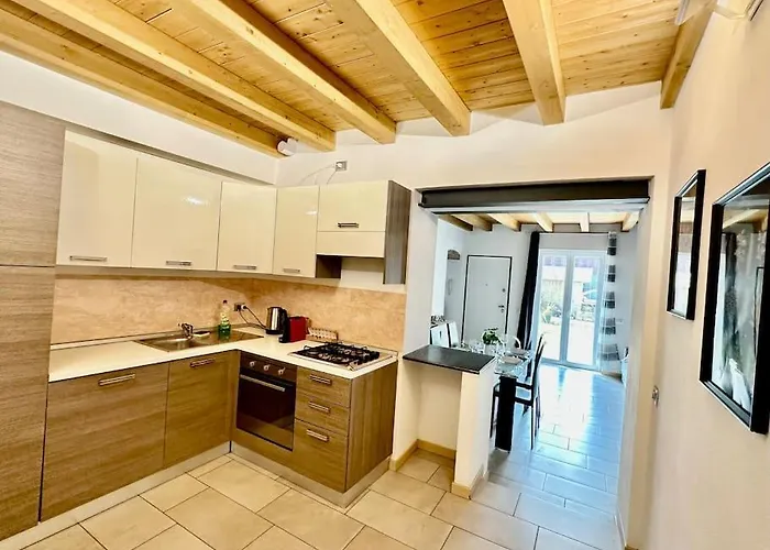 Near Train Station Luxury House 5 Beds 公寓 贝尔加莫