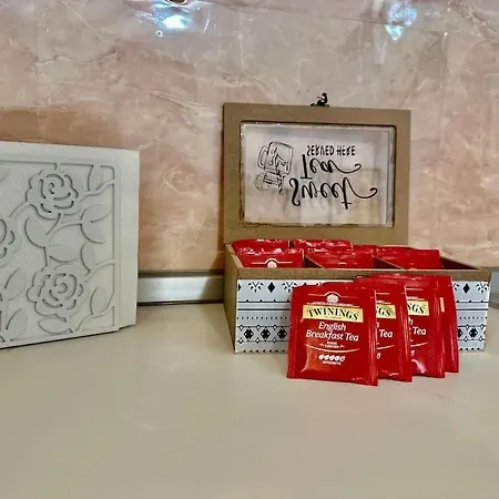 Near Train Station Luxury House 5 Beds Apartment *