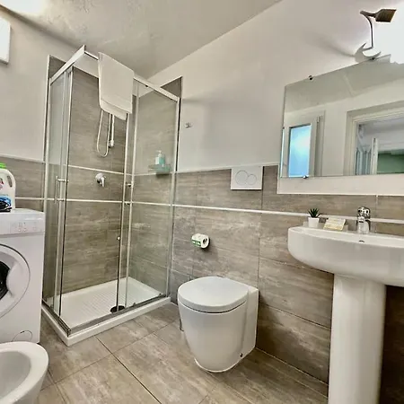 Near Train Station Luxury House 5 Beds * Bergamo