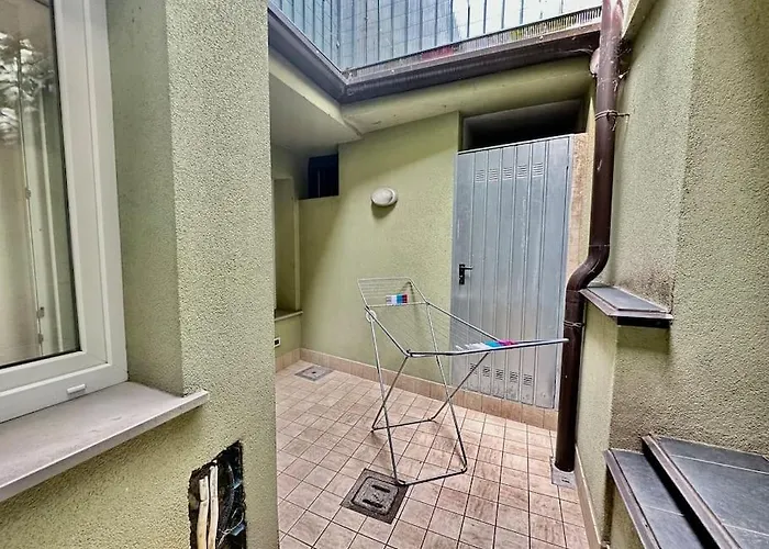 Apartmán Near Train Station Luxury House 5 Beds